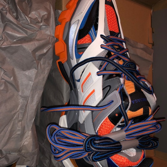 Sneakers - Picture 4 of 4